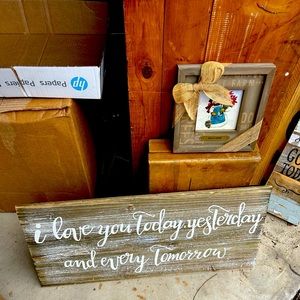 I LOVE YOU WALL DECOR